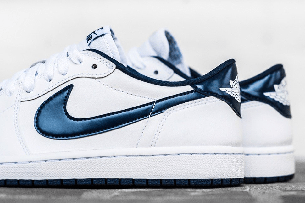 Giày Nike Jordan 1 Retro Low 'Metallic Blue' 705329-106 - Ảnh 3