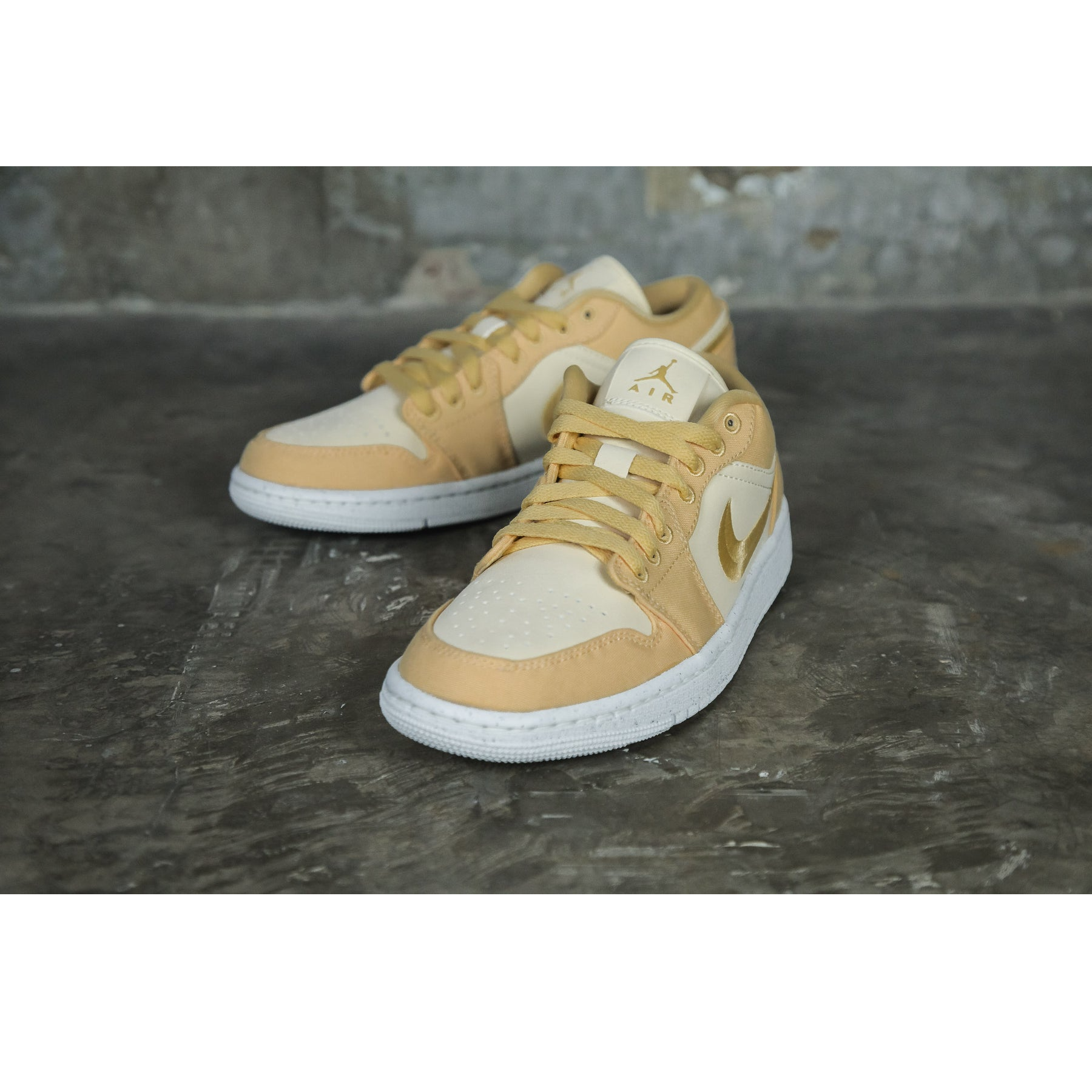 Giày Nike Air Jordan 1 Low SE 'Celestial Gold' DV0426-200 - Ảnh 5