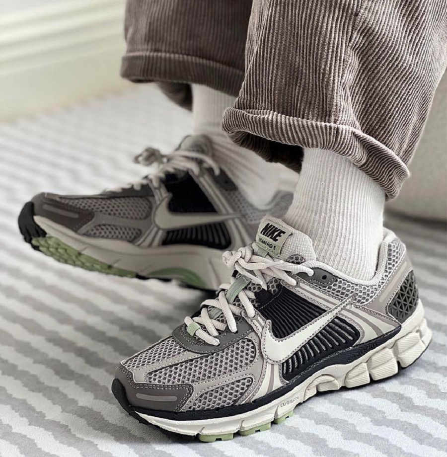 Giày Nike Zoom Vomero 5 ‘Cobblestone Flat Pewter’ FB8825-001 - ảnh 2 | 23TRK