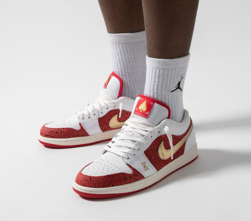 Giày Nike Air Jordan 1 Low SE GS 'Spades' DJ5186-100 - Ảnh 3