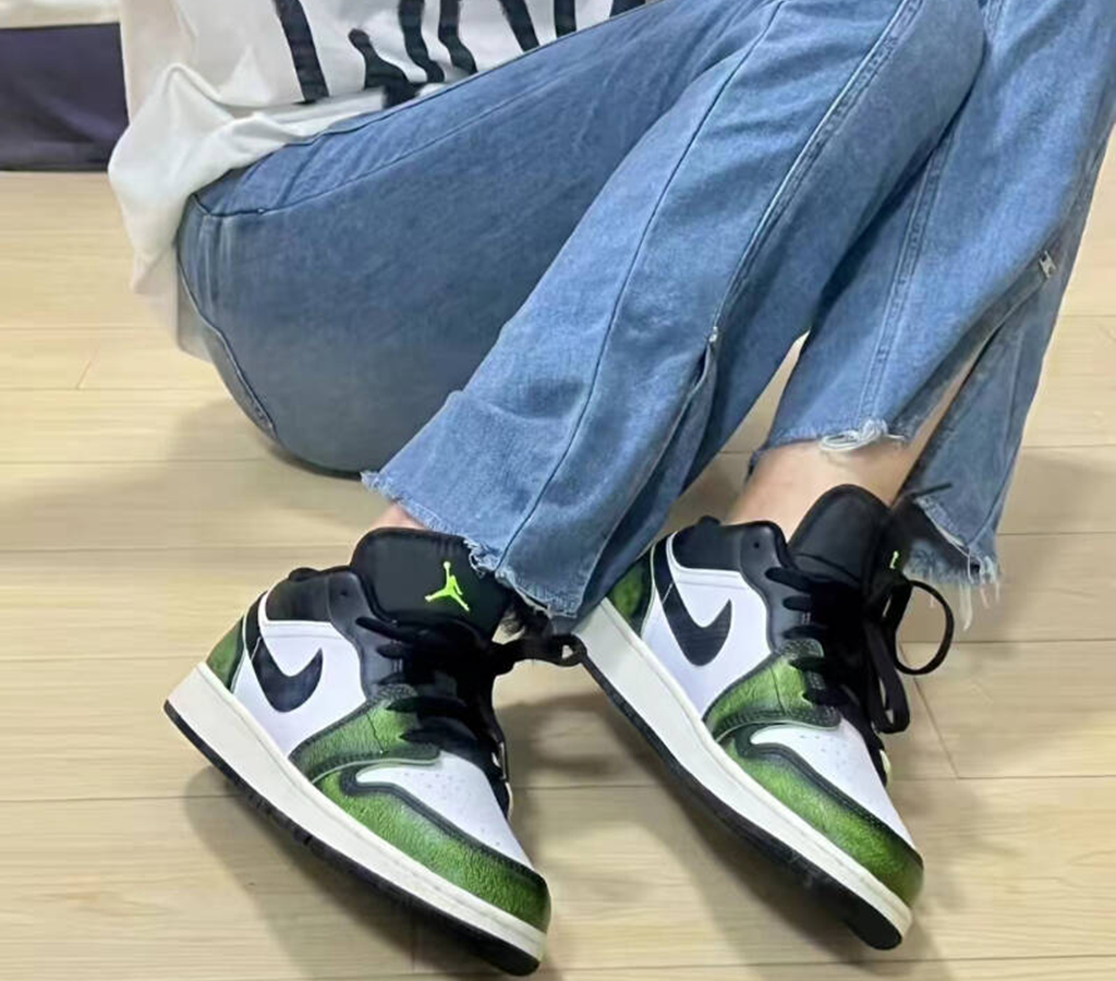 Giày Nike Air Jordan 1 Low 'White Black Green' DO8244-003 - Ảnh 4