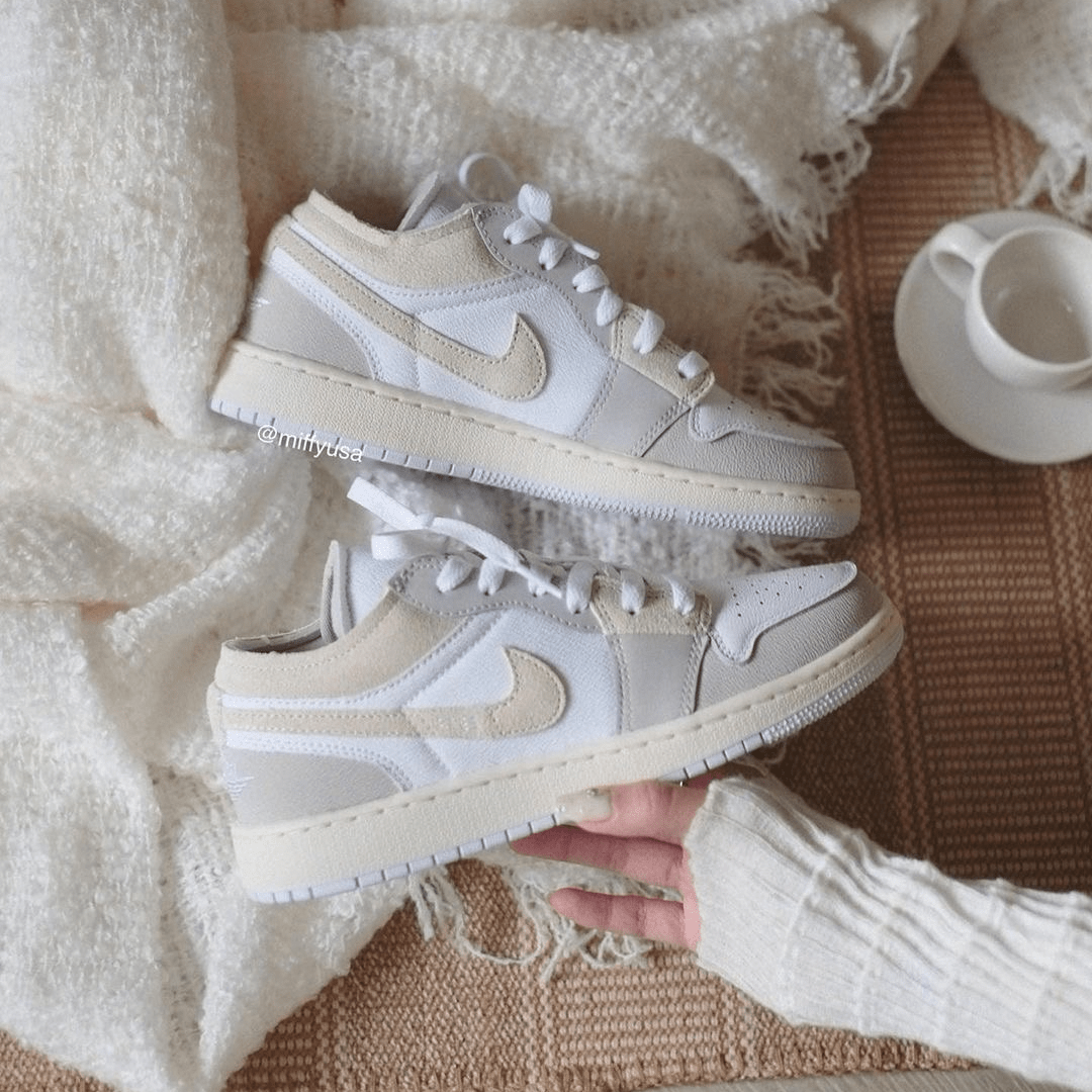 Giày Nike Air Jordan 1 Low GS 'Inside Out Tech Grey' FB9139-002 - Ảnh 2