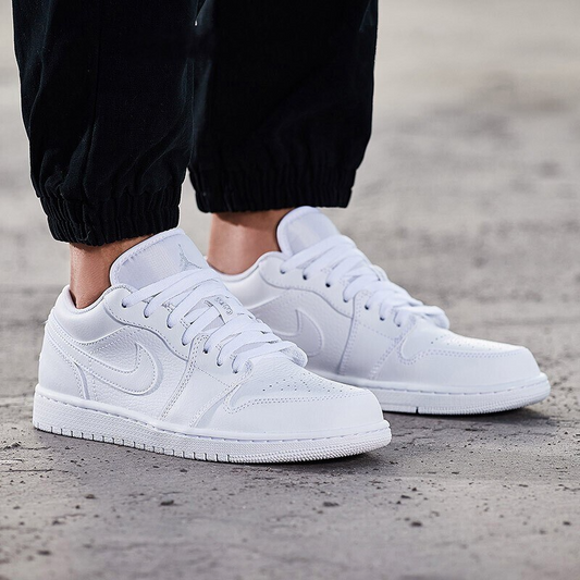 Giày Nike Air Jordan 1 Low 'Triple White' 553558-126 - Ảnh 2