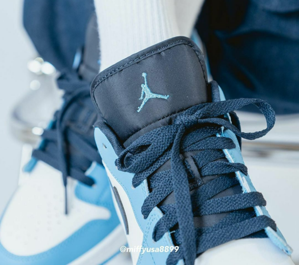 Giày Nike Air Jordan 1 Low GS 'UNC' 553560-144 - Ảnh 7