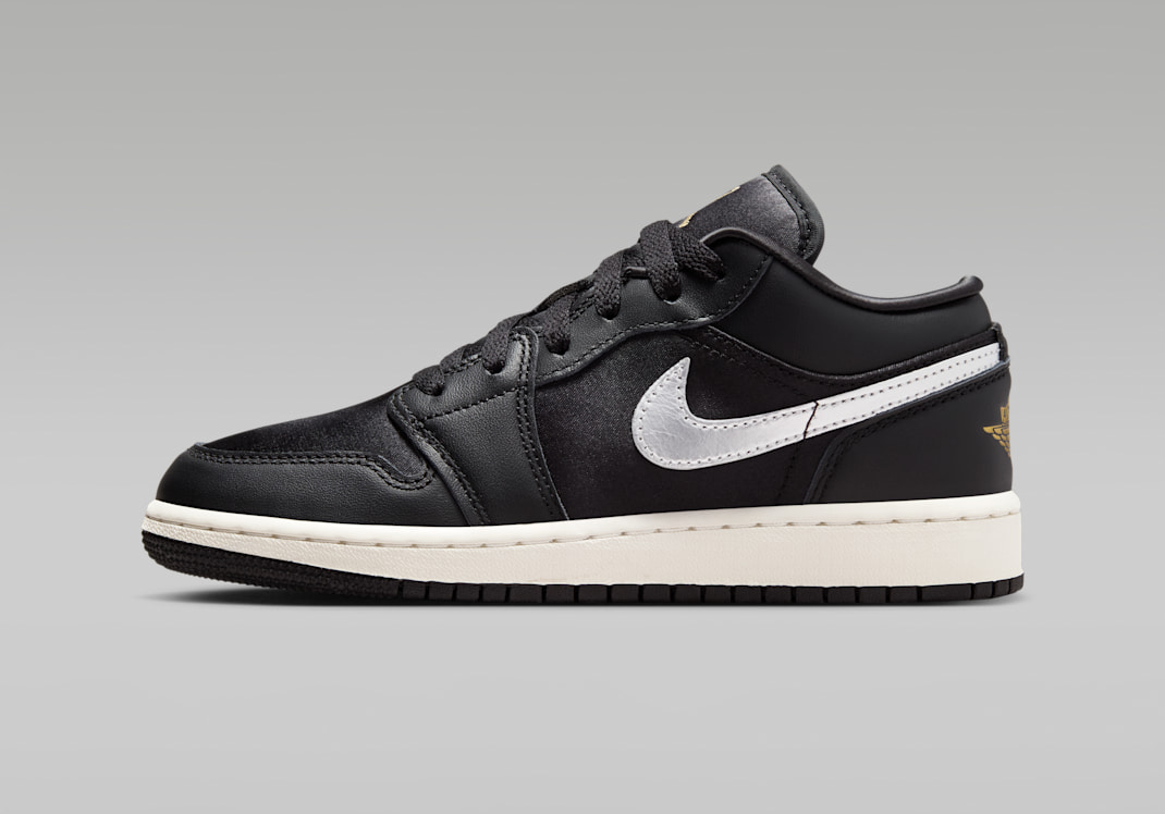 Giày Nike Air Jordan 1 Low SE ‘Black Silver’ FZ3921-001 - Ảnh 2